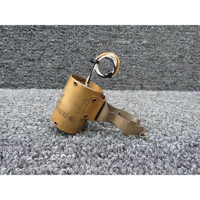 9910232-8 (USE: 005-003-001) Cessna 402C Gull Airborne Low Fuel Warning Swicth