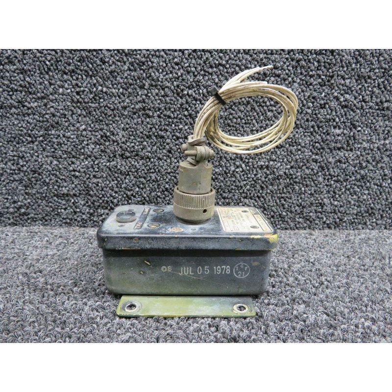 9910232-9 (ALT: 360-913-004) Cessna 402C Gull Airborne Signal Conditioner Fuel Quantity LH (28V)