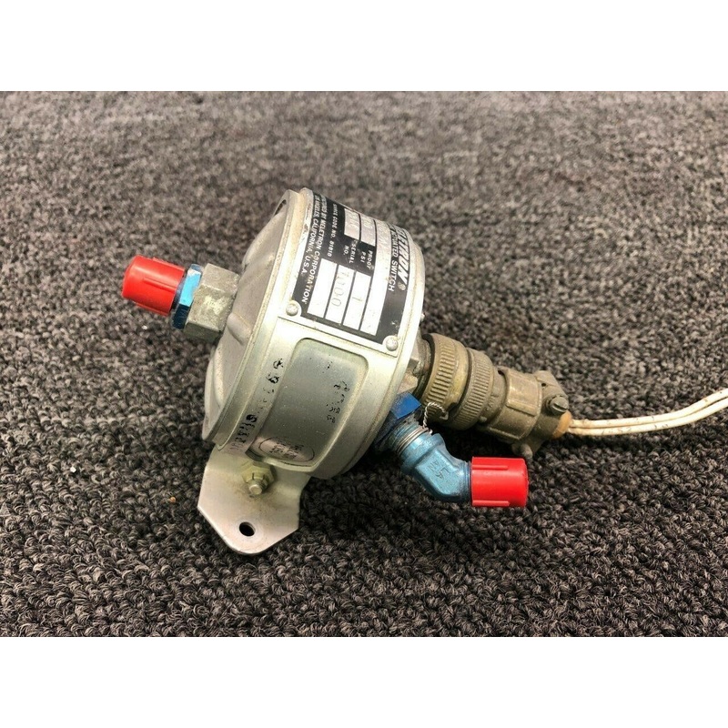 M4120B-3AA-3 Aero Commander 680FL Melton Corp Pressure Actuated Switch (V: 28)