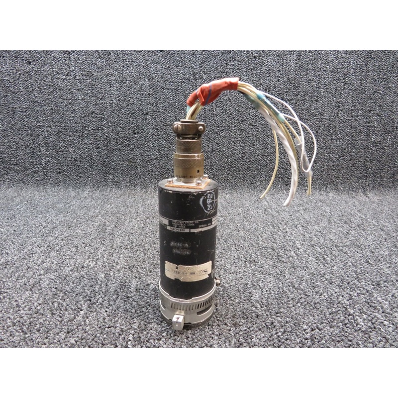 162CPT620 Lewis Engineering Dual Temp / Pressure Indicator (Volts: 28)