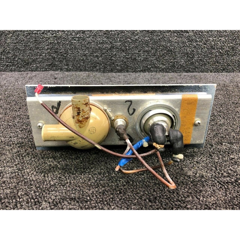 5860266, 2240-3 Aero Commander 680FL Cornice Light with Vent LH (28V)