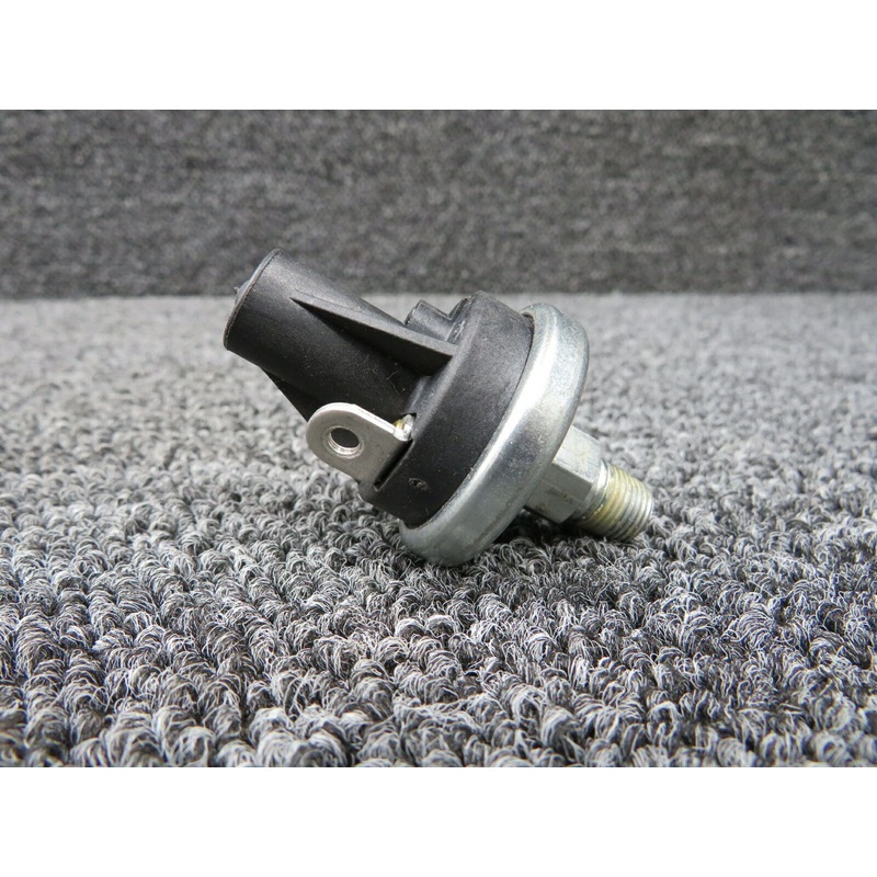 76575-4 (USE: 10-00813) Hobbs Pressure Switch (NEW OLD STOCK) (SA)