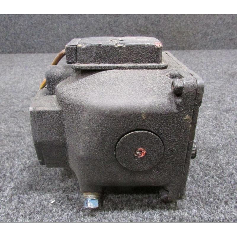 976M-1 Lear Directional Gyro Indicator