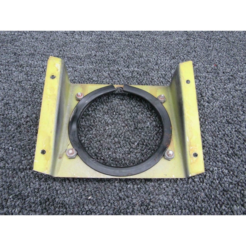108-1111089 / 108-1111084 Stinson 108-3 Bracket Landing Light RH W/ Retainer
