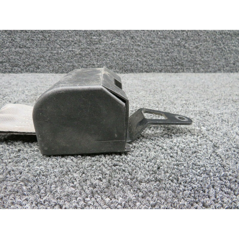 504516-401-8013 Cessna 172S AMSAFE Restraint Belt LH / RH Aft W/ Cover & Plate
